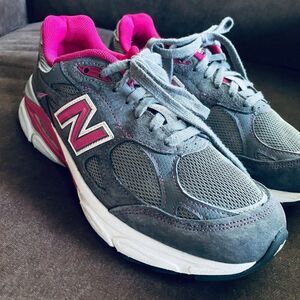 Xlnt new balance 990 Susan komen breast cancer awareness running shoes 6.5 US D